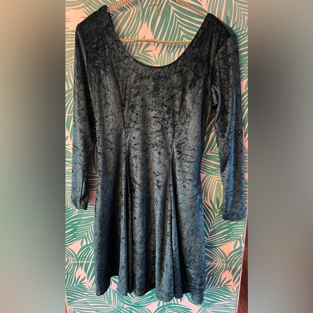 Vintage dark green crushed velvet dress lace up in the back sz 5 California 90’s